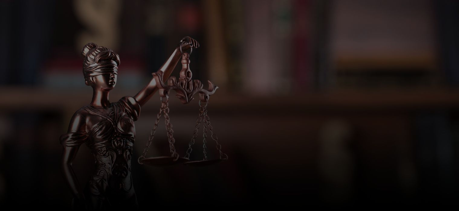 دكتور / إسم المحامي